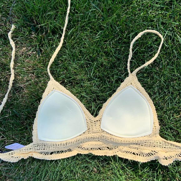 Tied Backless Crochet Bikini Top - Picture 2 of 3
